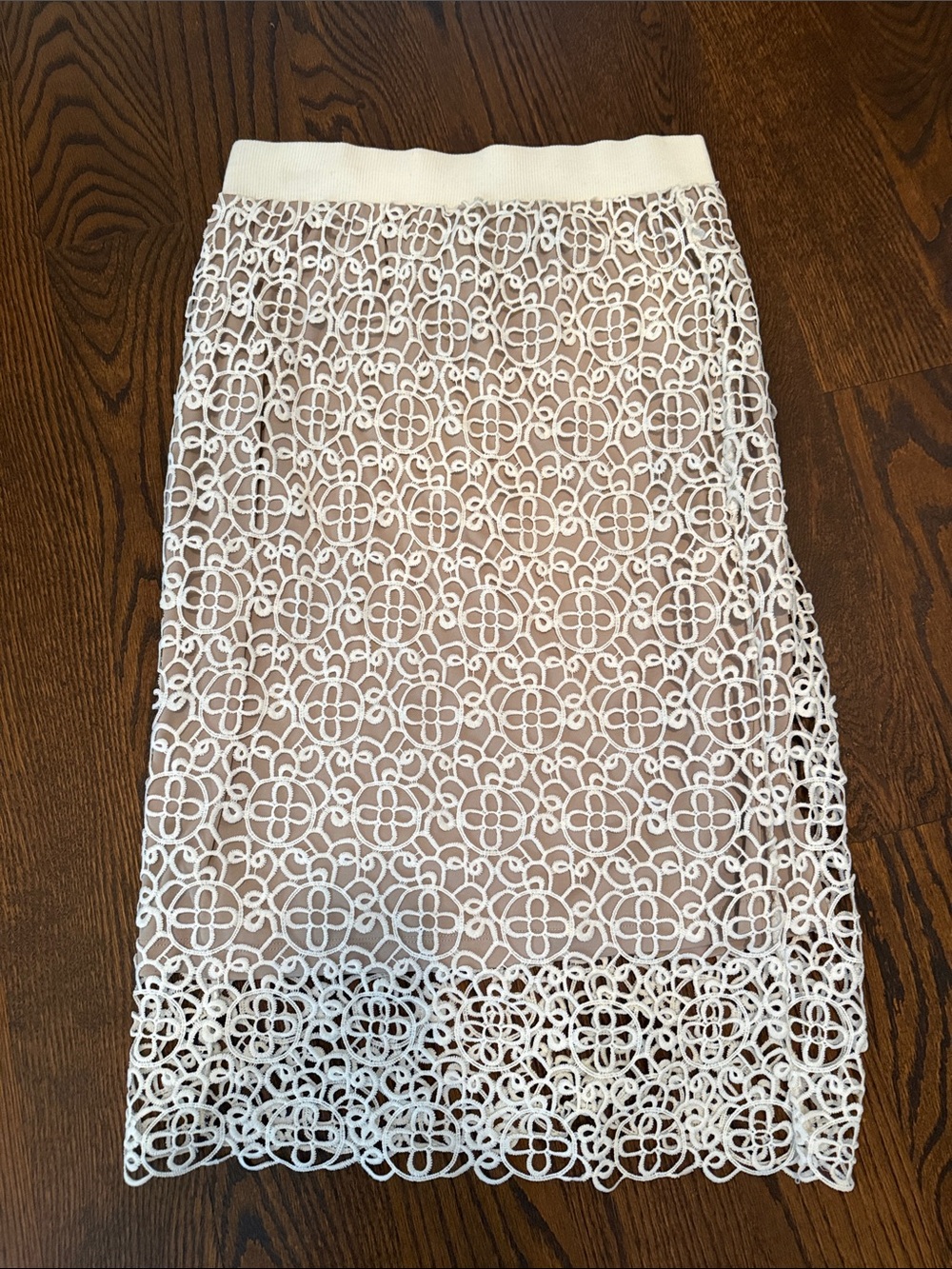 Focus 2000 White Lace Midi Skirt
